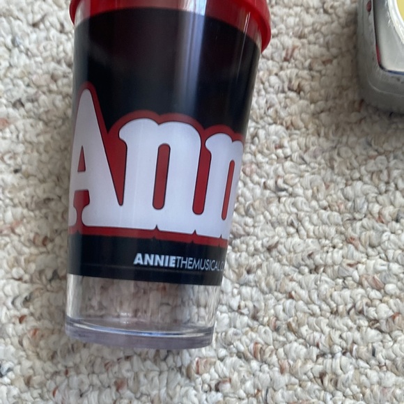 Vintage Anne The Musical Travel Tumbler NYC Broadway Show Collectible Cup w Lid - Picture 5 of 12
